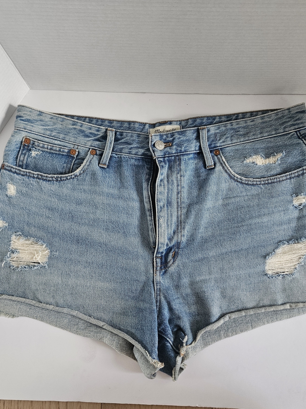 Madewell Light Wash Ripped Denim Cutoff Shorts - Women Sz 31